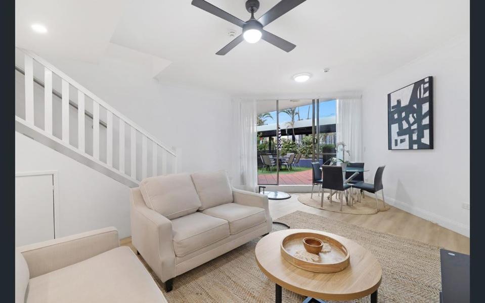 Surfers Paradise Apartment