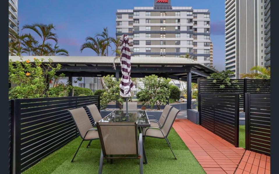 Apartment Surfers Paradise