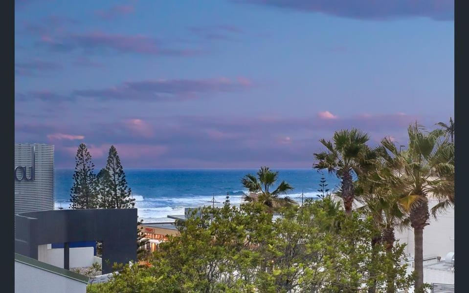 Surfers Paradise * Gold Coast