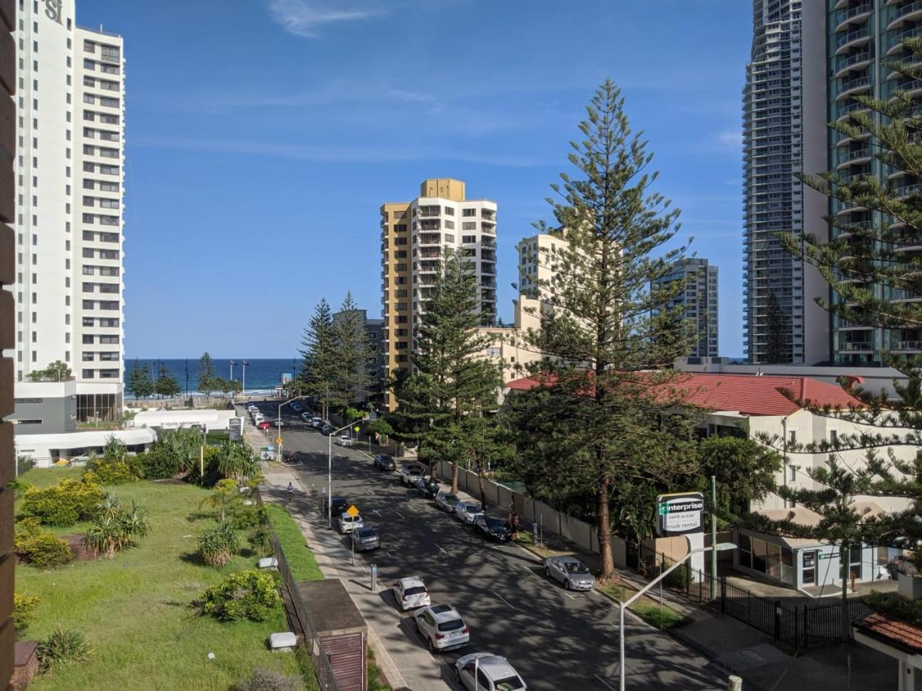 Surfers Private Apartment Gold Coast