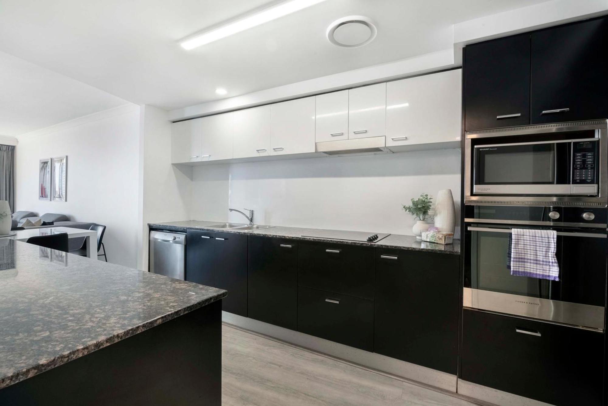 Self Contained At Chevron Renaissance - Privately Managed - Wow Apartment Gold Coast