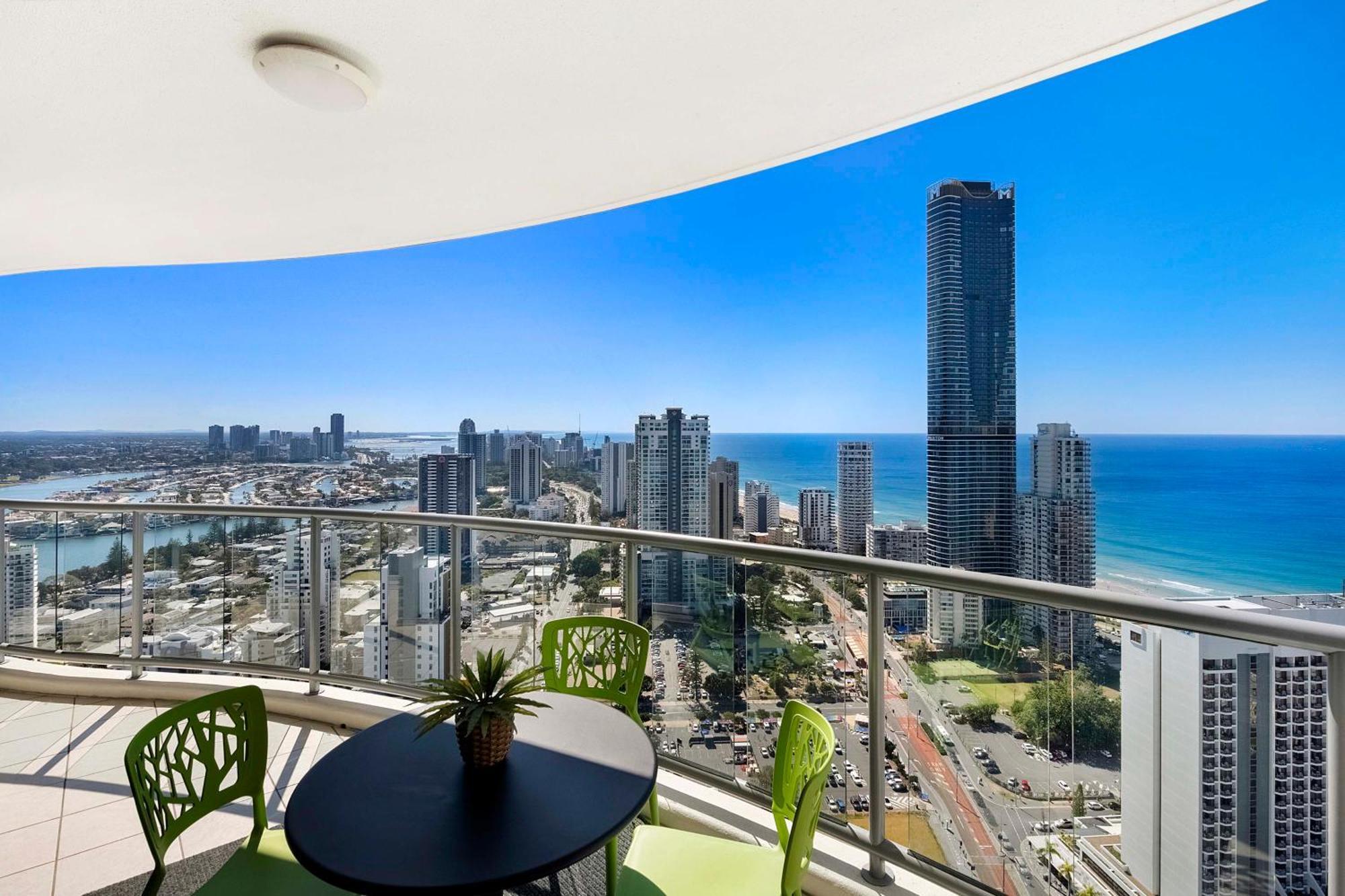 Apartment Self Contained At Chevron Renaissance - Privately Managed - Wow Gold Coast