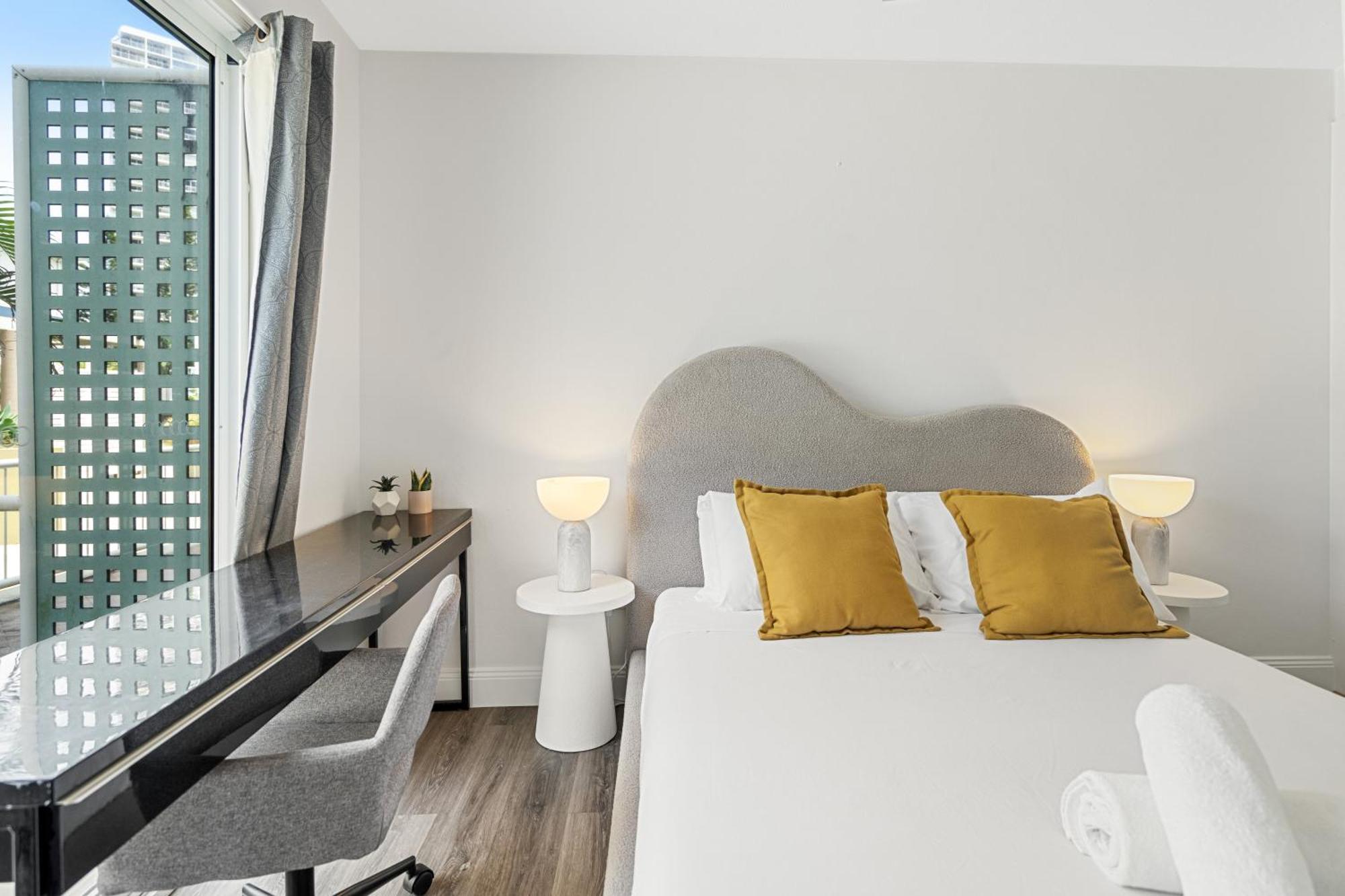The Midtown - Modern Oasis With Ev Charging Pool Netflix Apartment