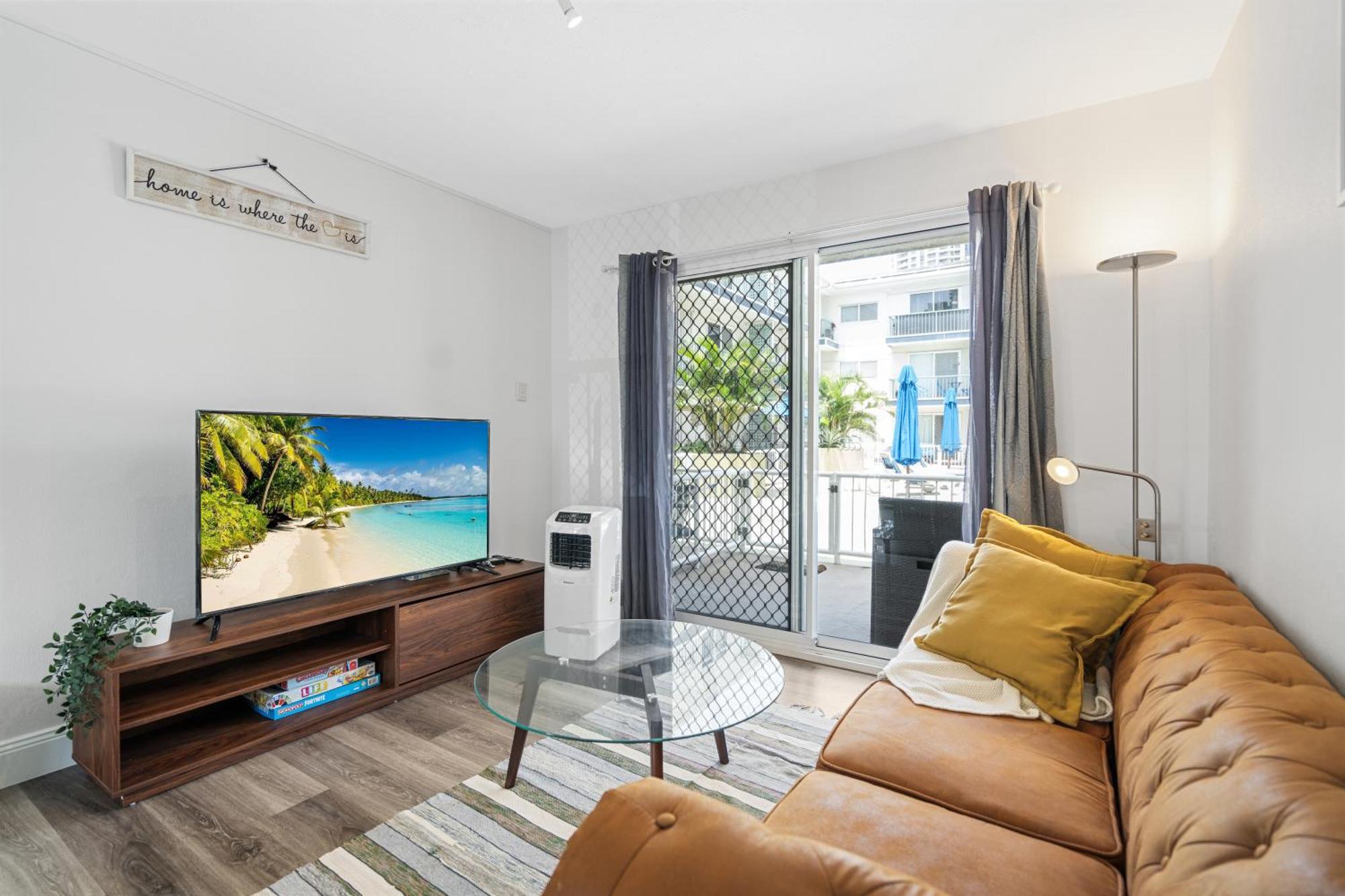 The Midtown - Modern Oasis With Ev Charging Pool Netflix Apartment *