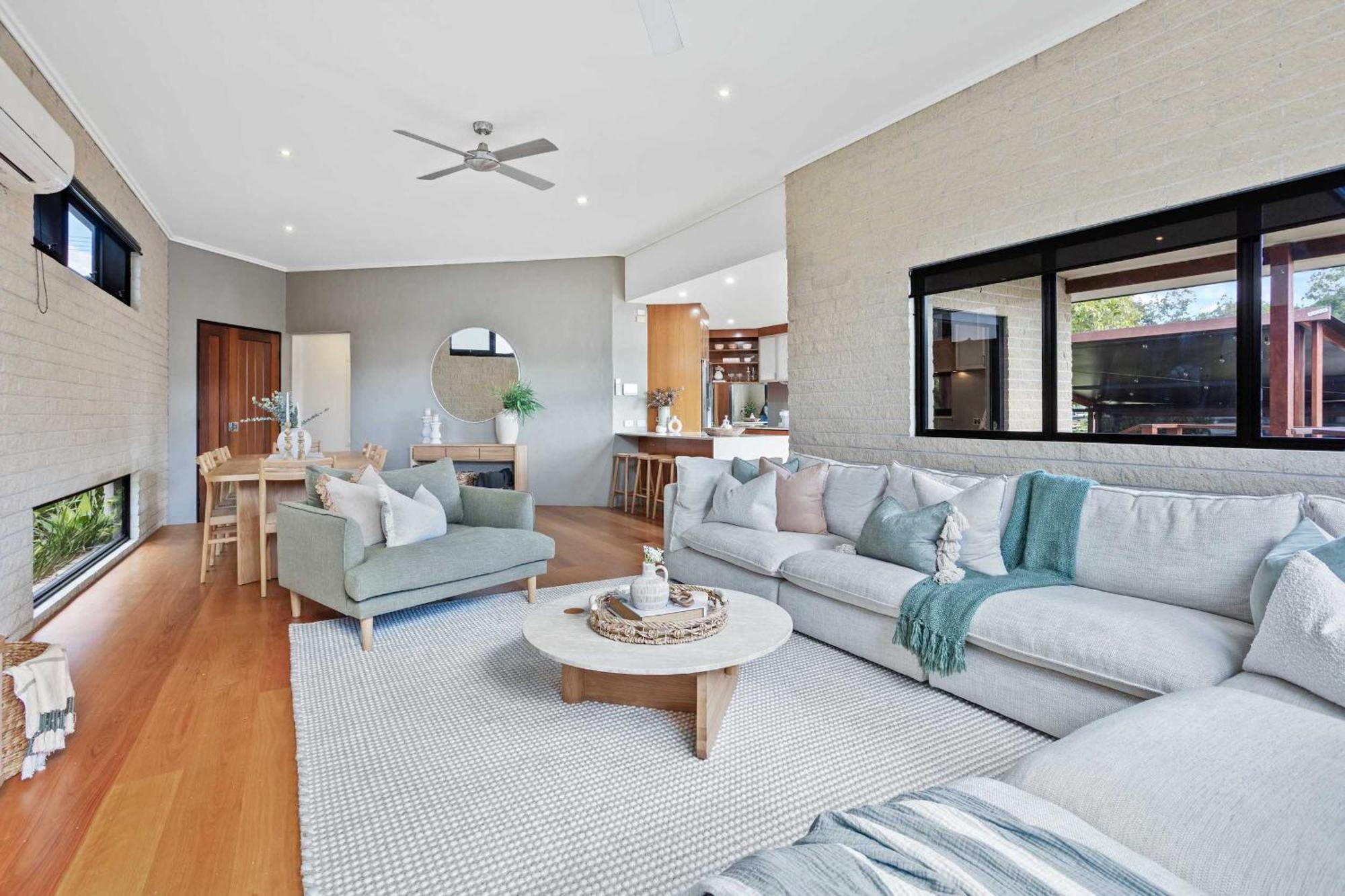 Amelia On Acanthus * Gold Coast
