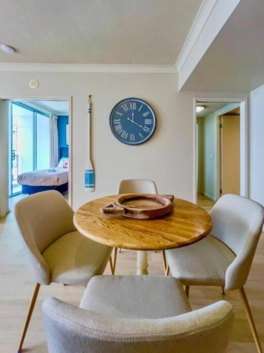 Apartment Cloud9 At Chevron Towers Gold Coast