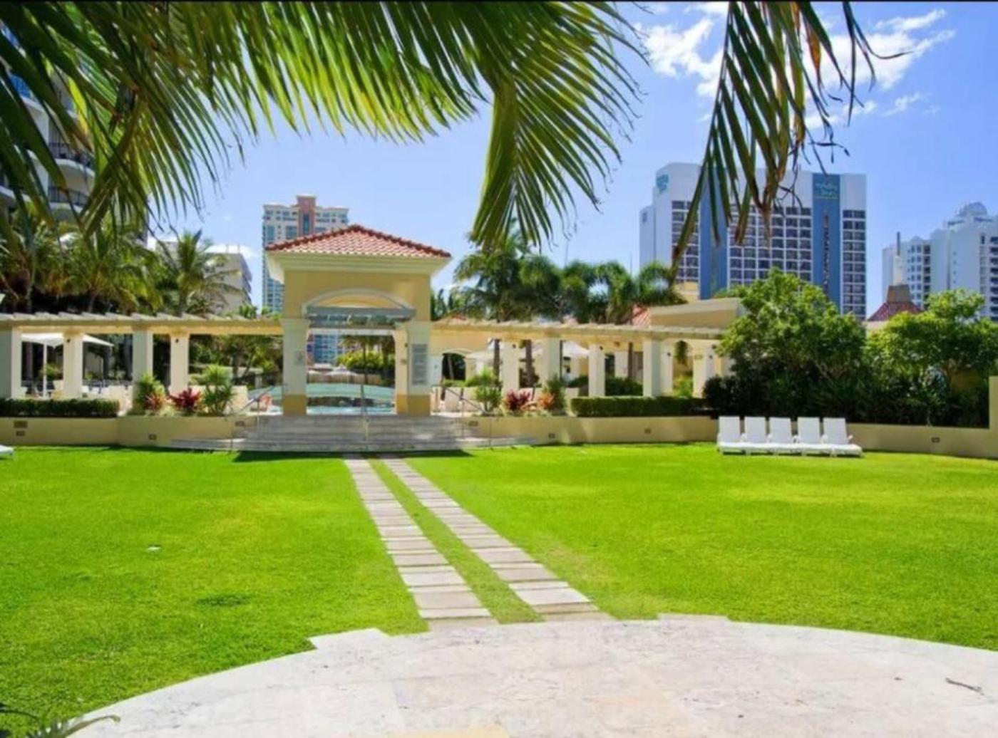 Apartment Cloud9 At Chevron Towers Gold Coast