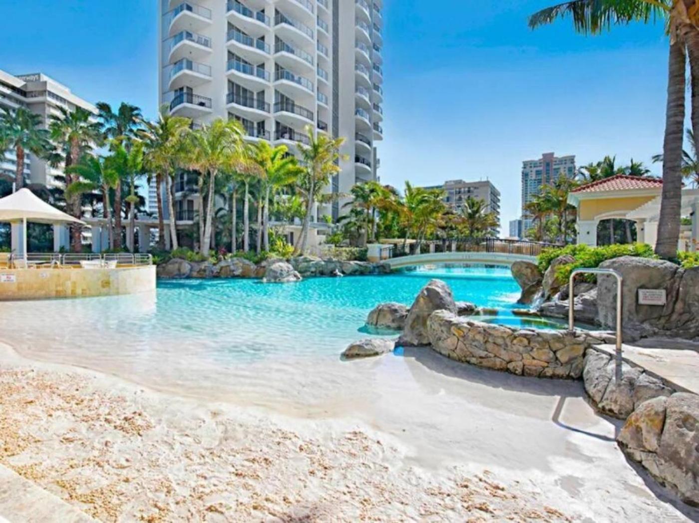 Apartment Cloud9 At Chevron Towers Gold Coast