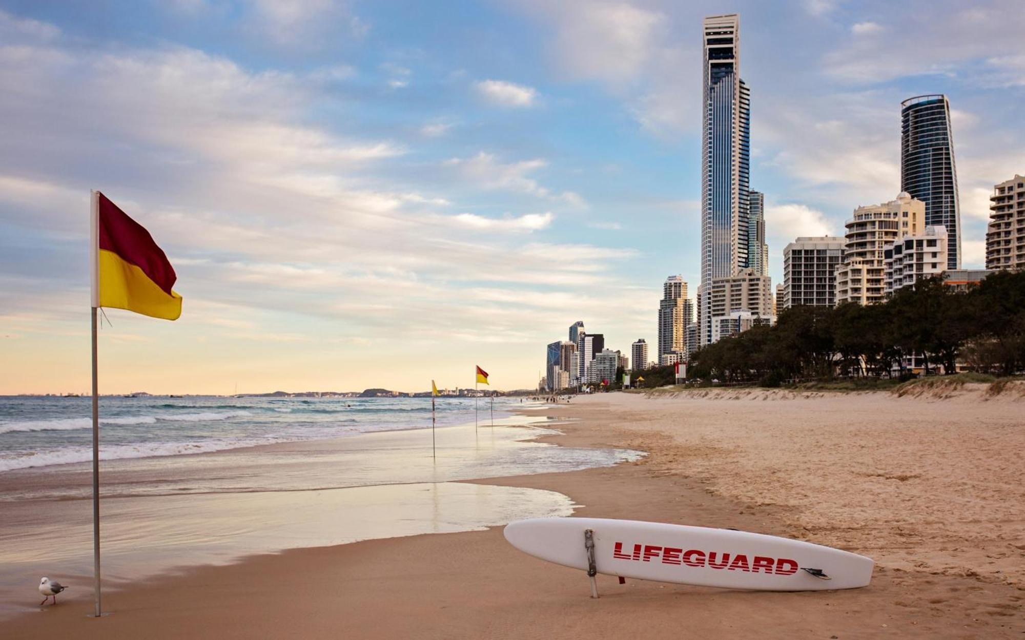 Ocean Whisper Broadbeach * Gold Coast