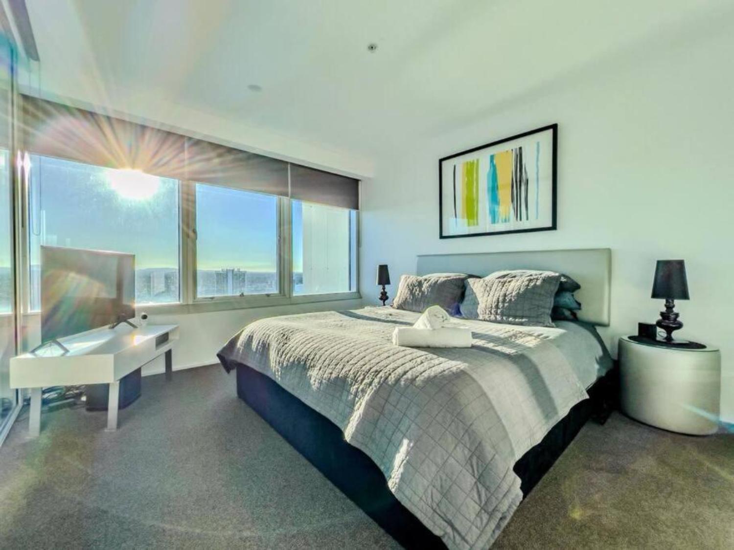 Apartment Q1 Skyview Retreat - Level 31 Spectacular Views *