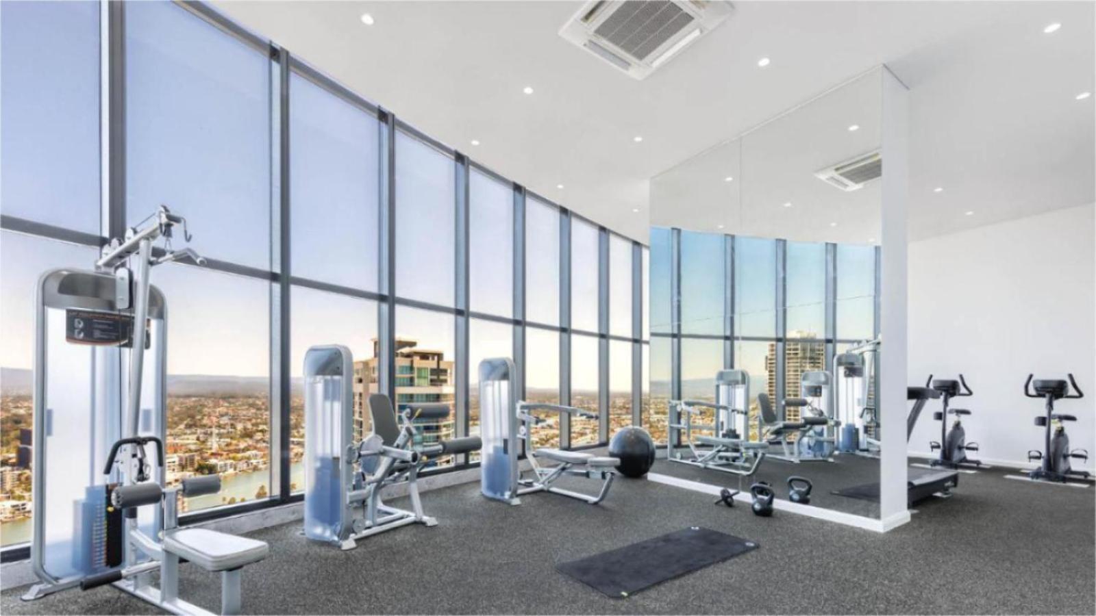 Apartment New Build Meriton Beachfront *