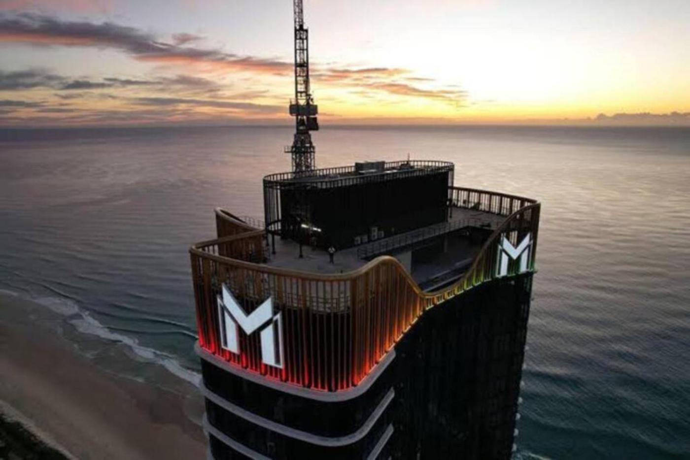 New Build Meriton Beachfront Apartment Gold Coast