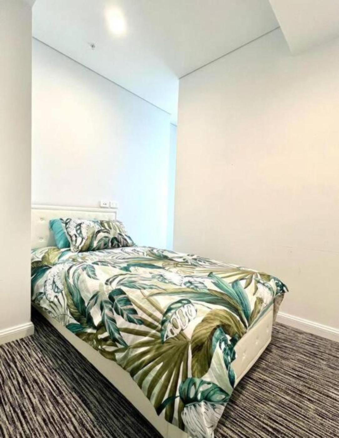 New Build Meriton Beachfront Apartment Gold Coast