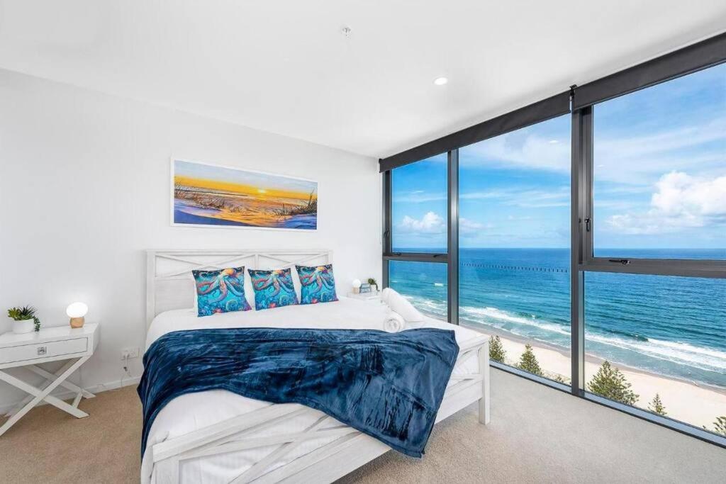 Apartment Luxury 3 Bedroom High Floor Ocean View Gold Coast