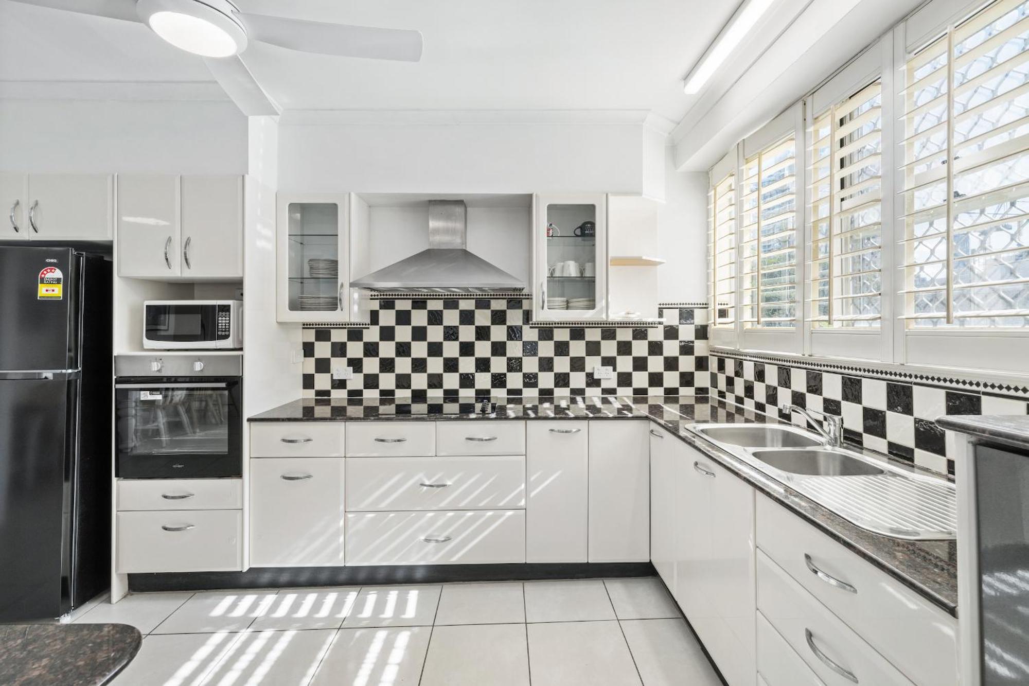 4bed2bath Ocean Breeze Getaway - Pacific St Gem Apartment