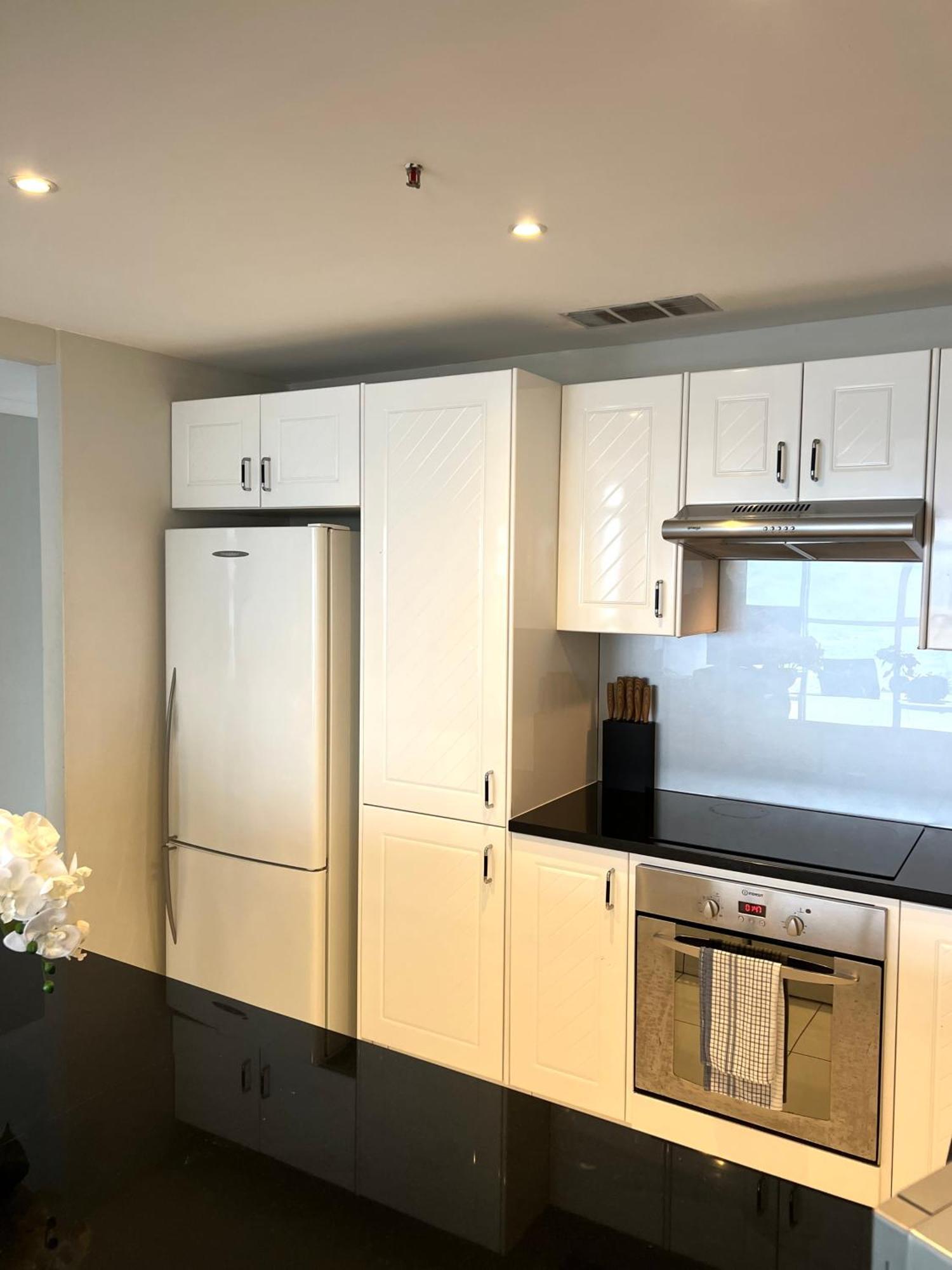 High Level Spacious Ocean View At Surfers Apartment Gold Coast