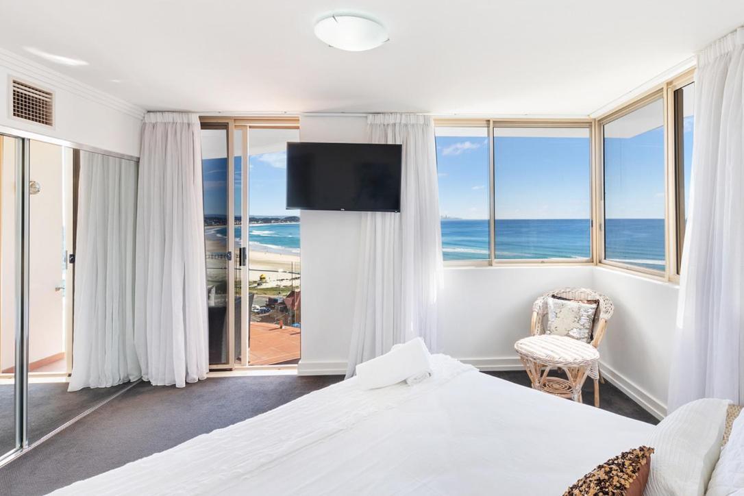 2 Bedroom Penthouse Kirra Point No.19 * Gold Coast