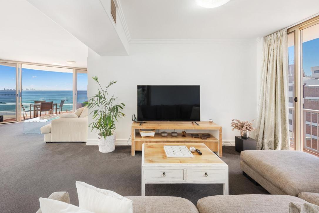 2 Bedroom Penthouse Kirra Point No.19 * Gold Coast