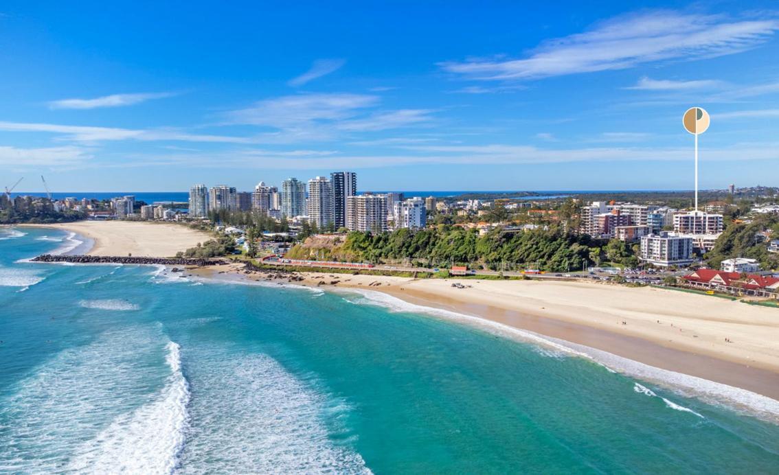 2 Bedroom Penthouse Kirra Point No.19 Apartment *