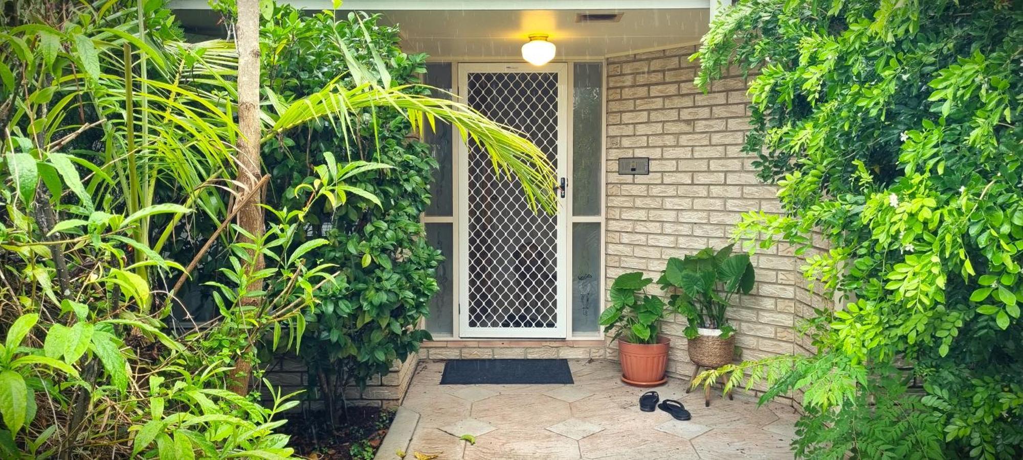 6 Bedroom House With Pool * Gold Coast