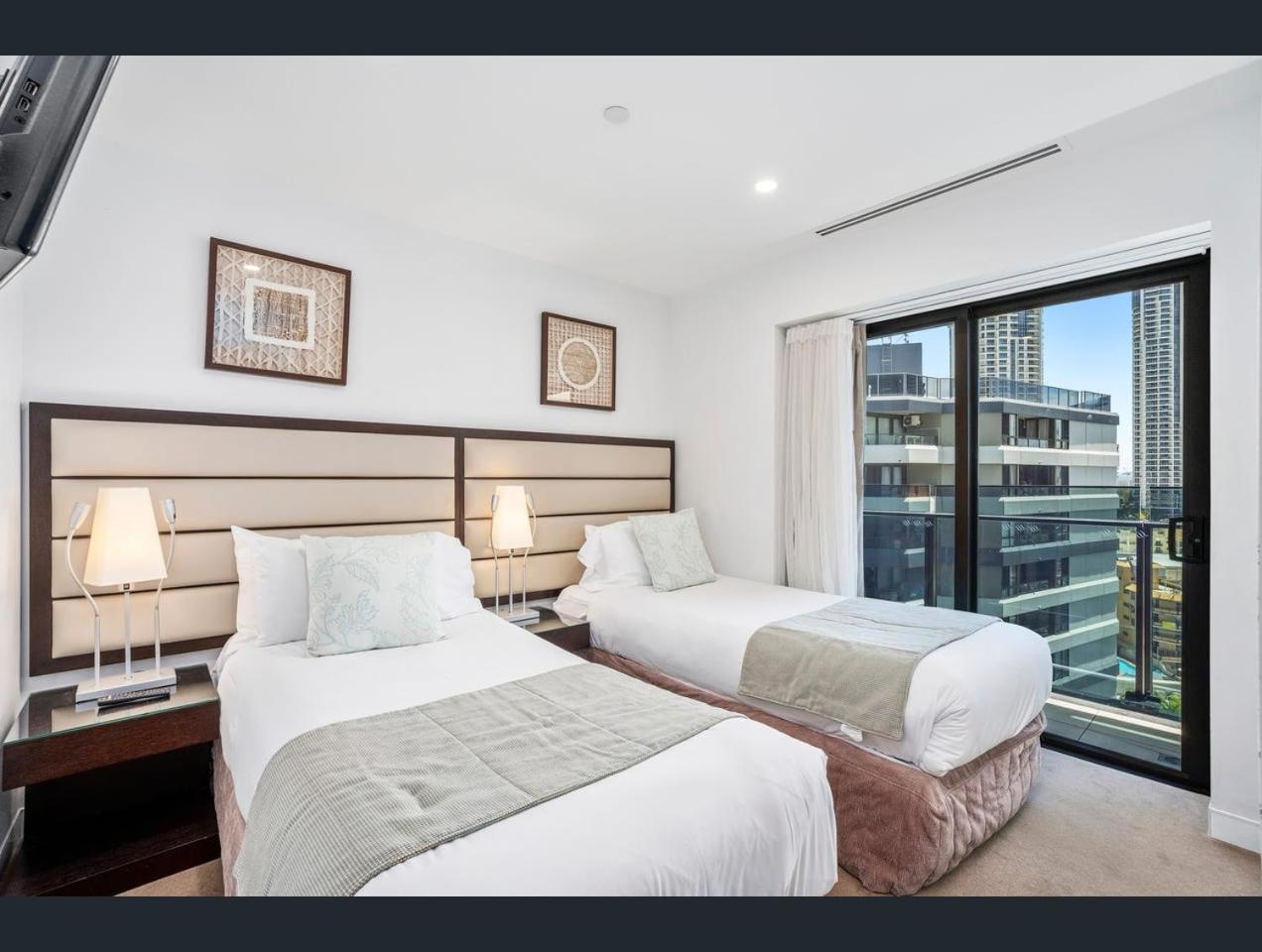 Soul Surfers Paradise: Oceanview Oasis * Gold Coast