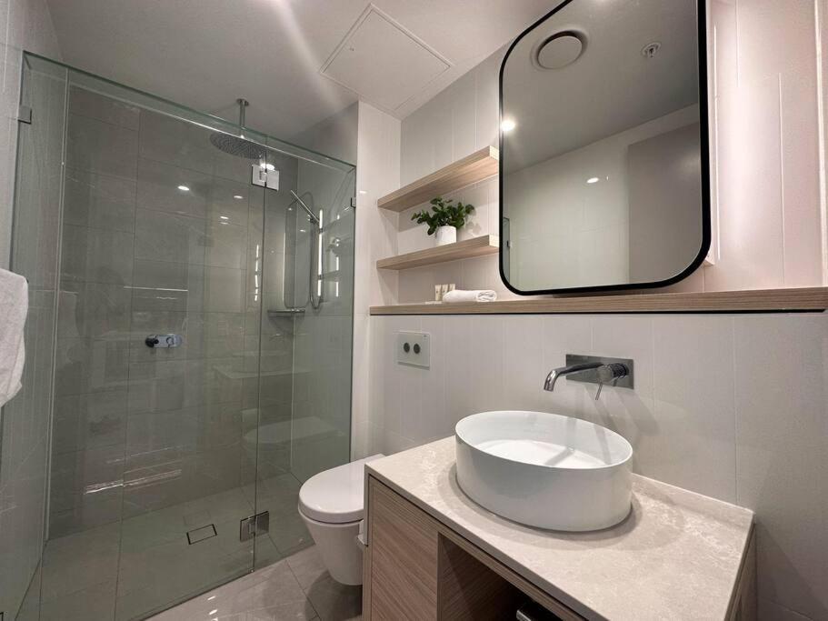 Lovely Beachfront 2b In The Heart Of Surfers Apartment Gold Coast