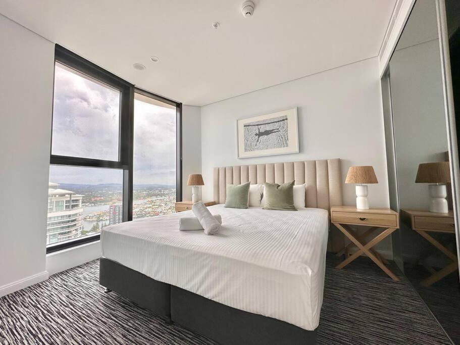 Lovely Beachfront 2b In The Heart Of Surfers Apartment