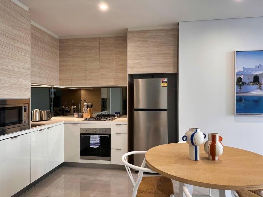 Apartment Lovely Beachfront 2b In The Heart Of Surfers *