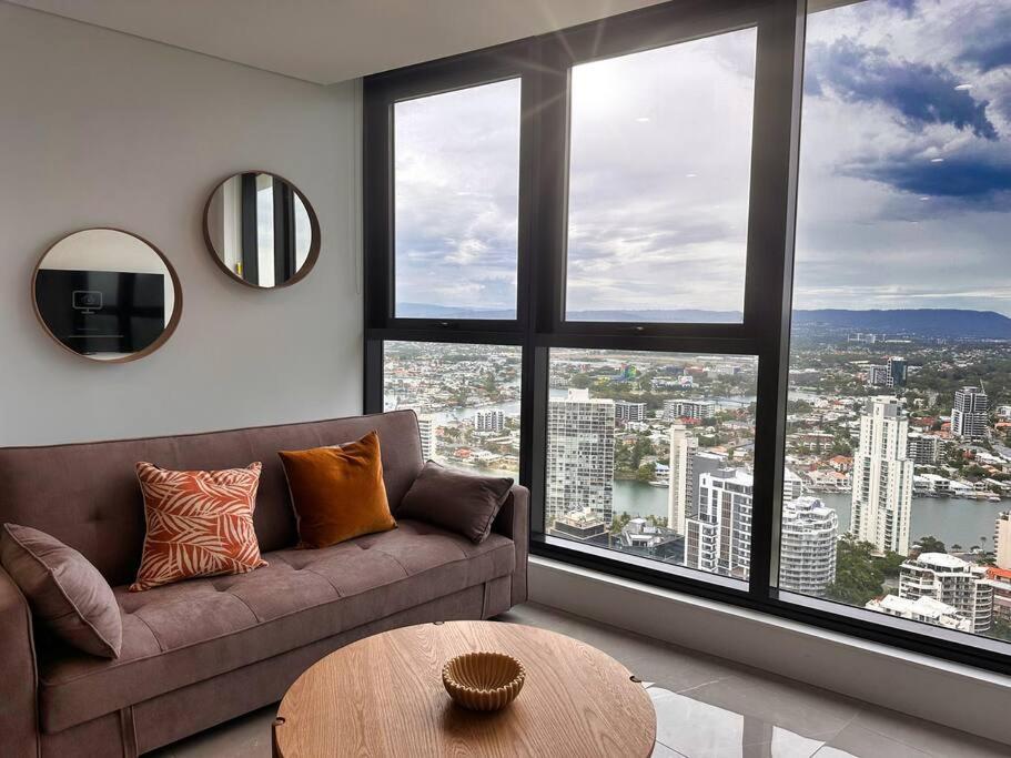 Lovely Beachfront 2b In The Heart Of Surfers *