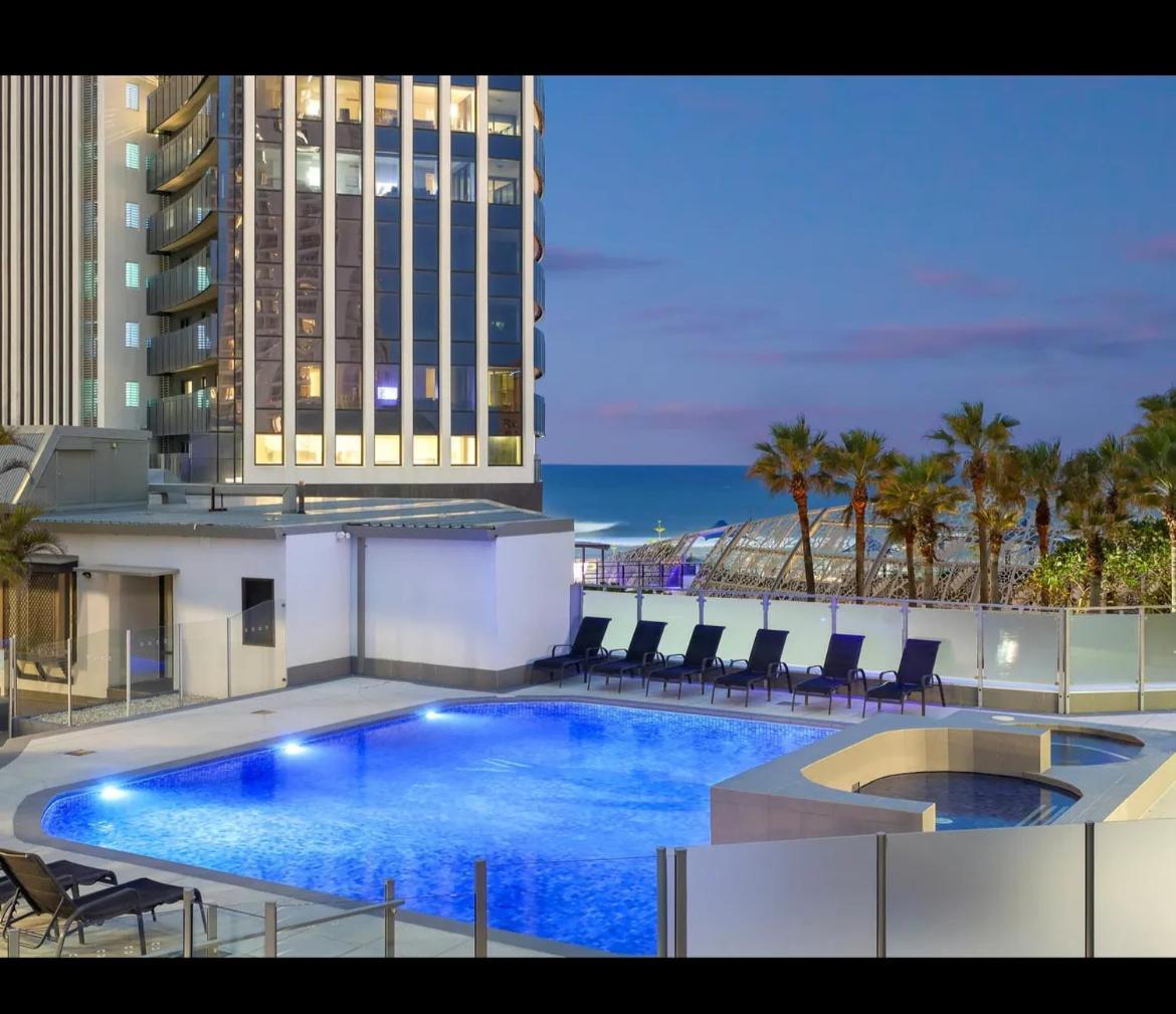 Surfers Paradise *