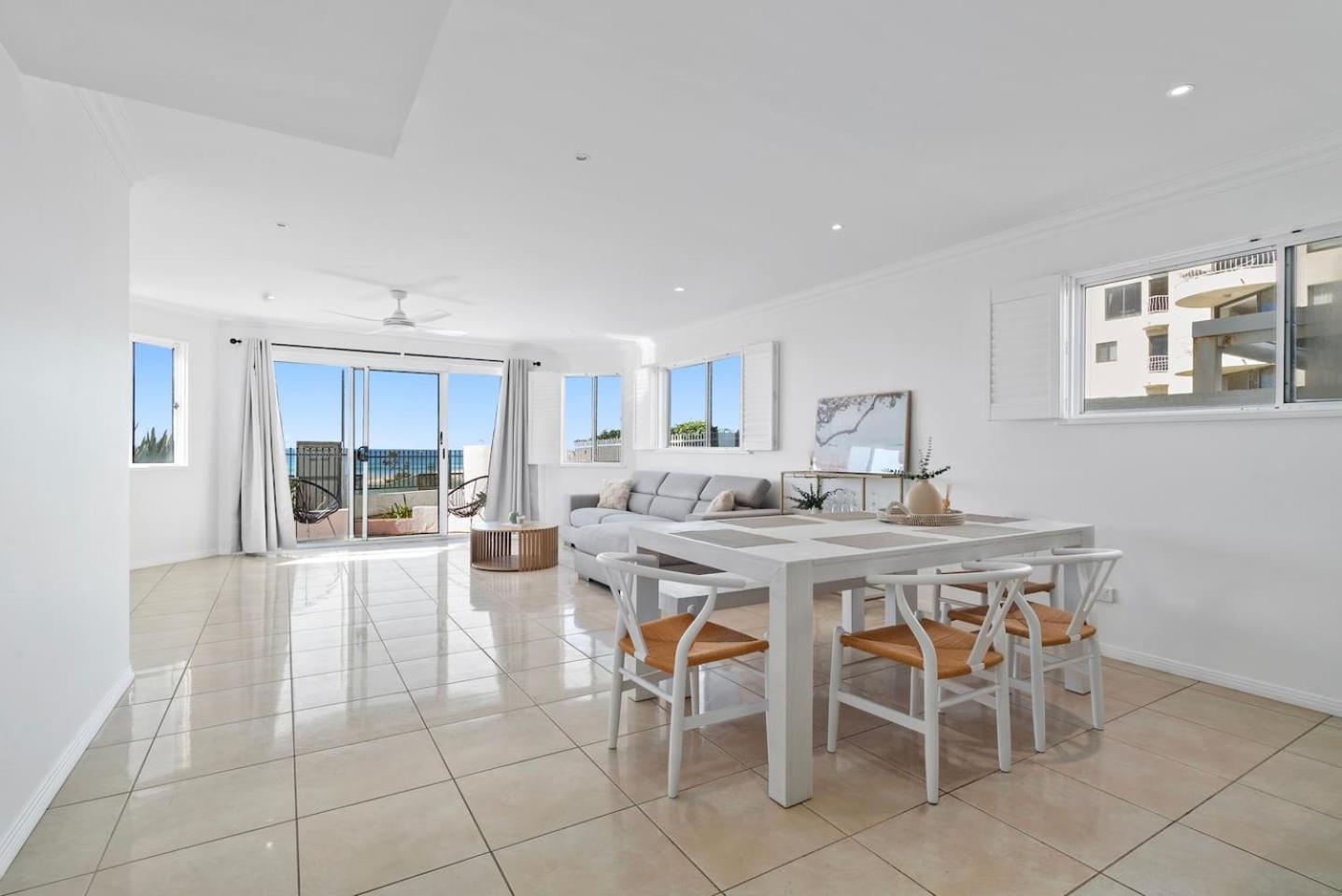 Paros On The - Absolute Waterfront Living *