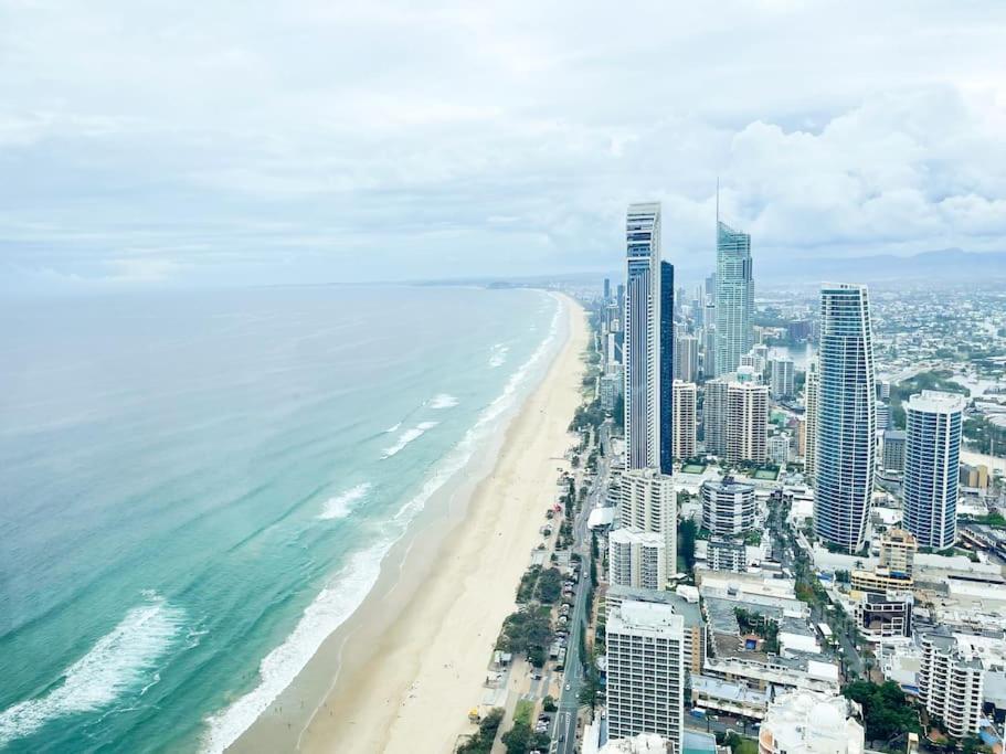 Ocean View 3bed In Surfers Apartment *