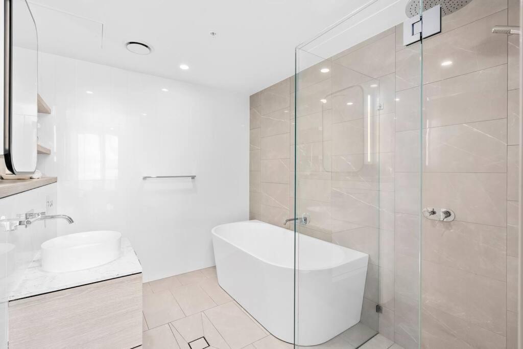 Ocean View 3bed In Surfers Apartment *