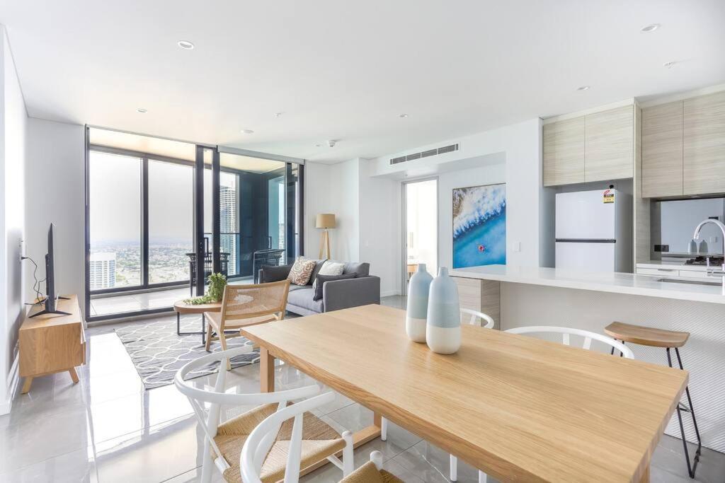 Apartment Absolute Oceanview Beachfront 2br