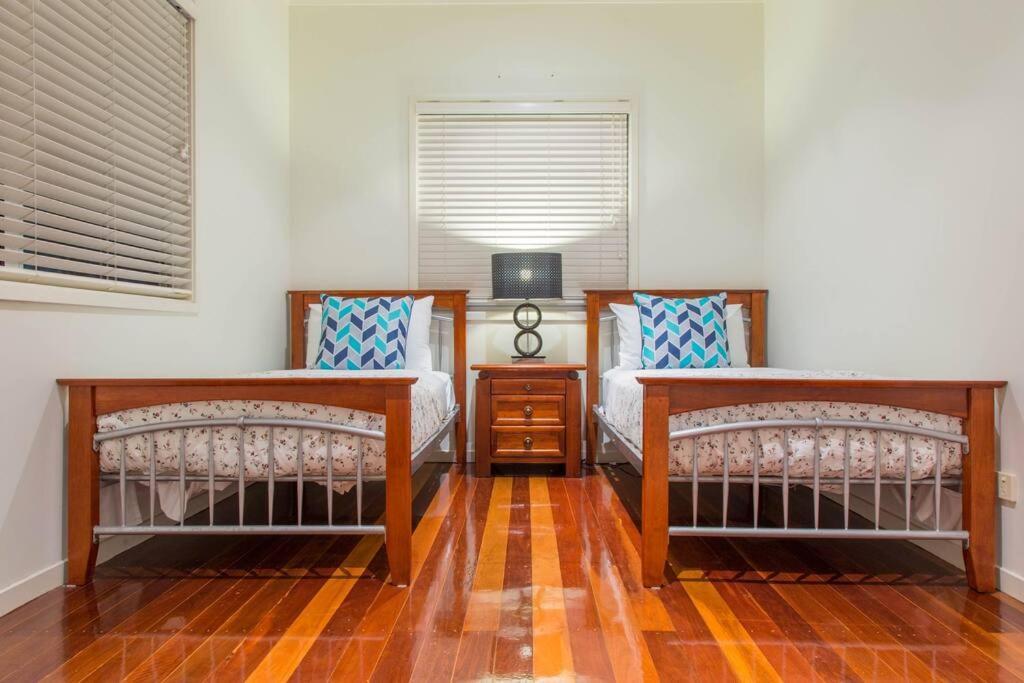 The Palm In Heart Of Surfers Paradise *