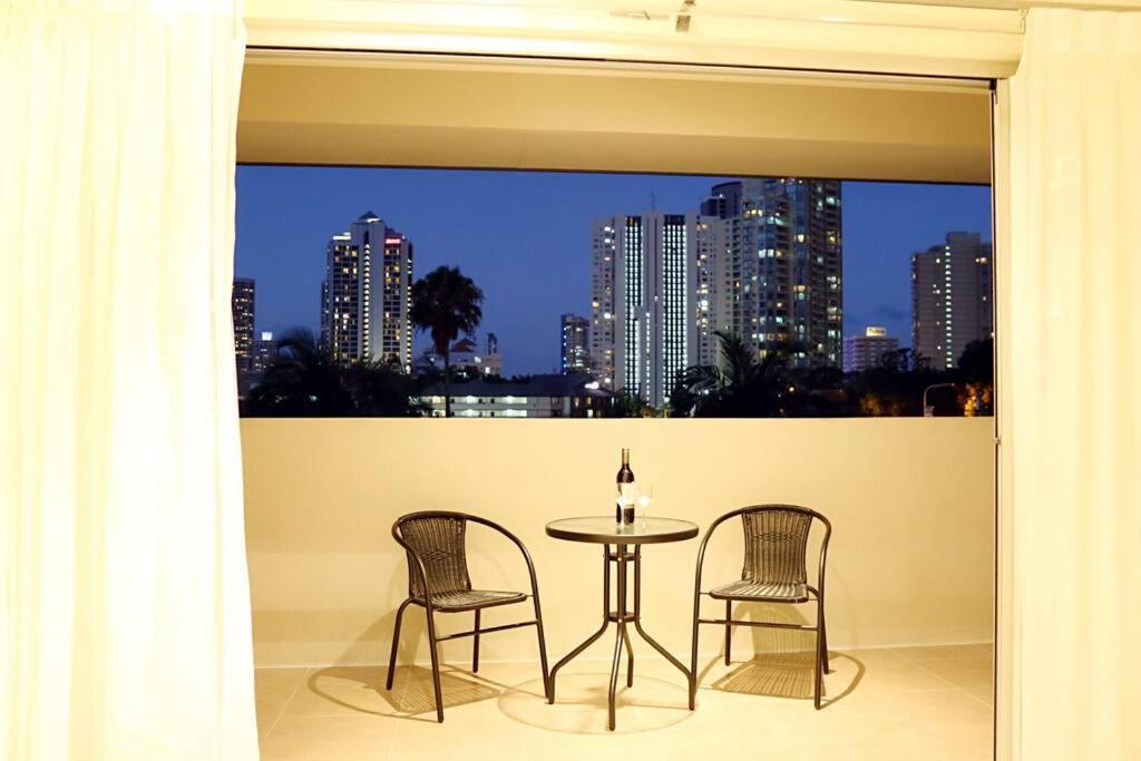 The Palm In Heart Of Surfers Paradise * Gold Coast