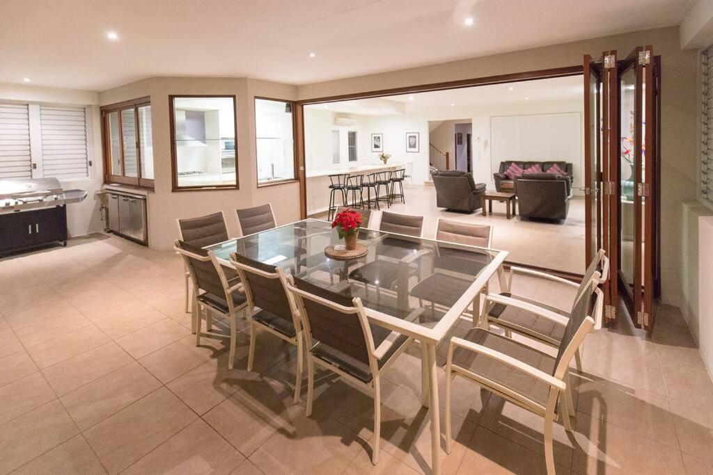 The Palm In Heart Of Surfers Paradise Holiday home Gold Coast