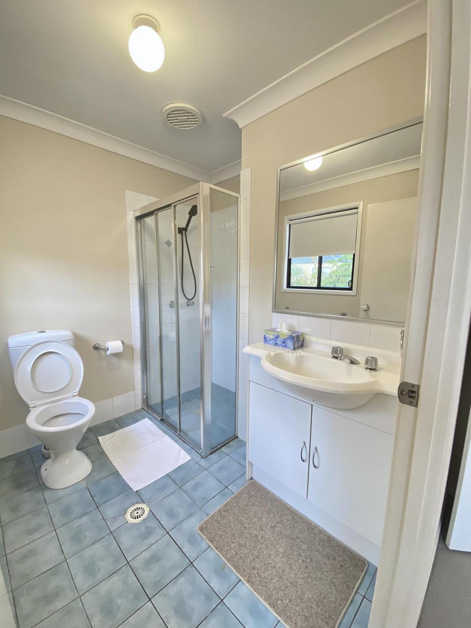 Cosy In Southport, Short Walk To Tram Stop Homestay