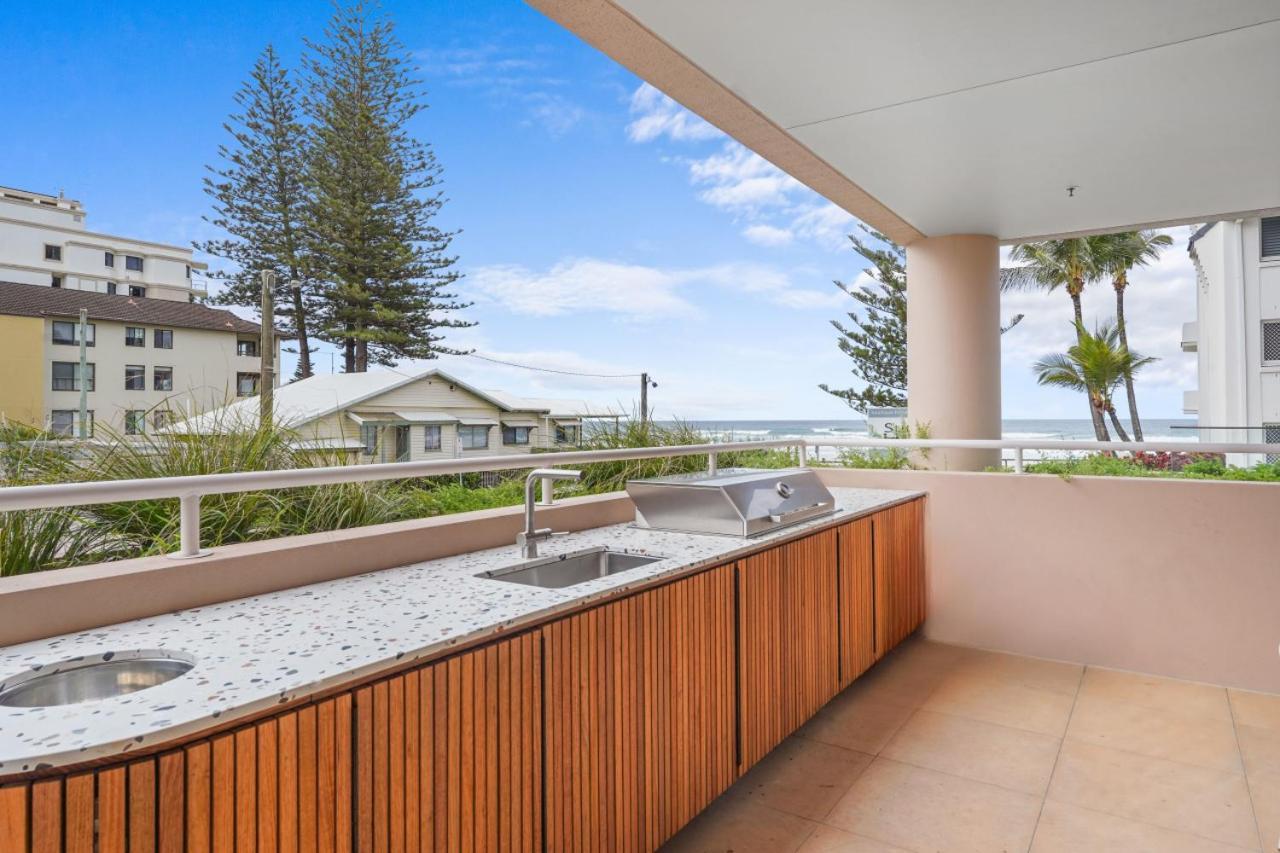 Deluxe Palm Getaway Apartment Gold Coast