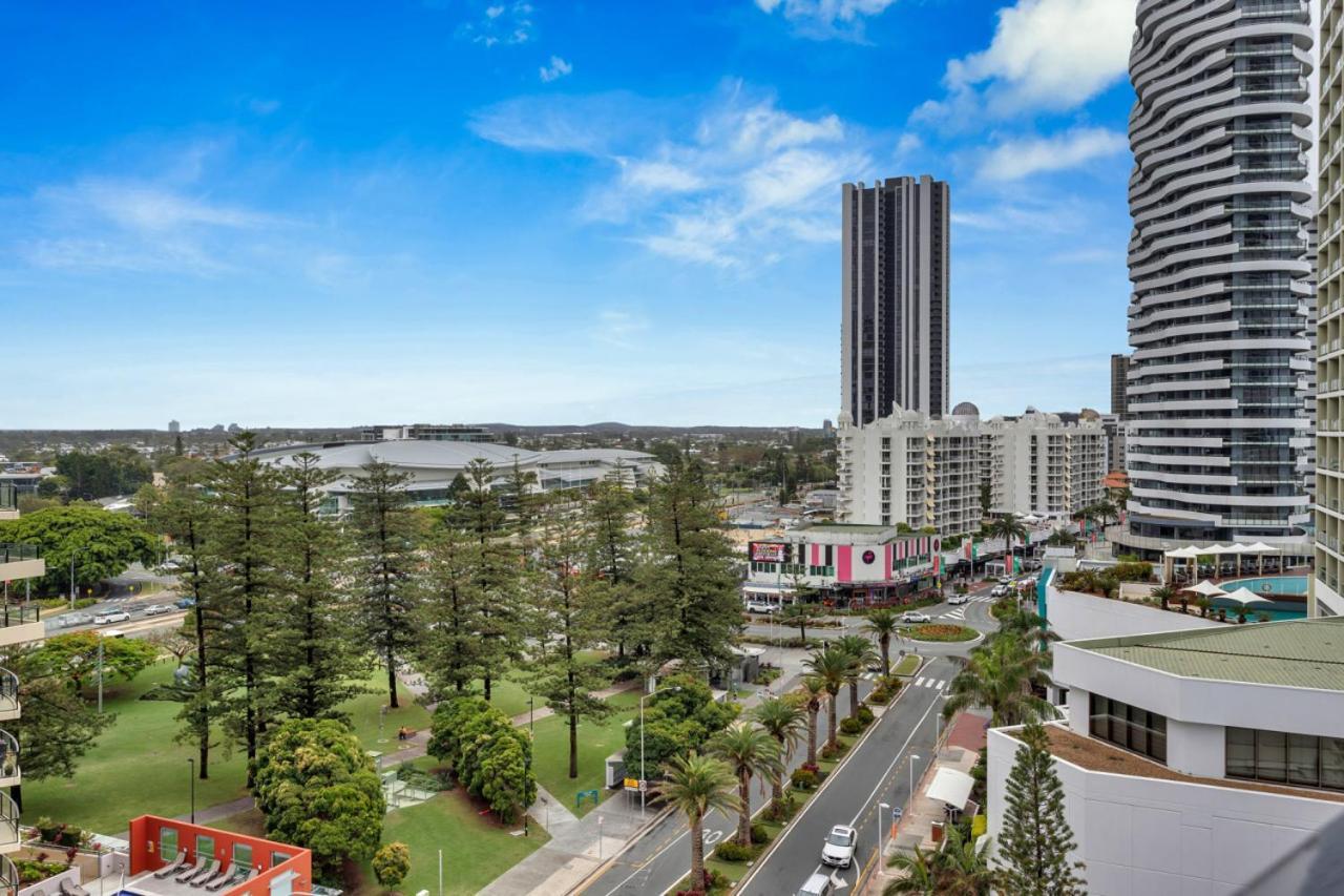 Luxury Living At The Oracle