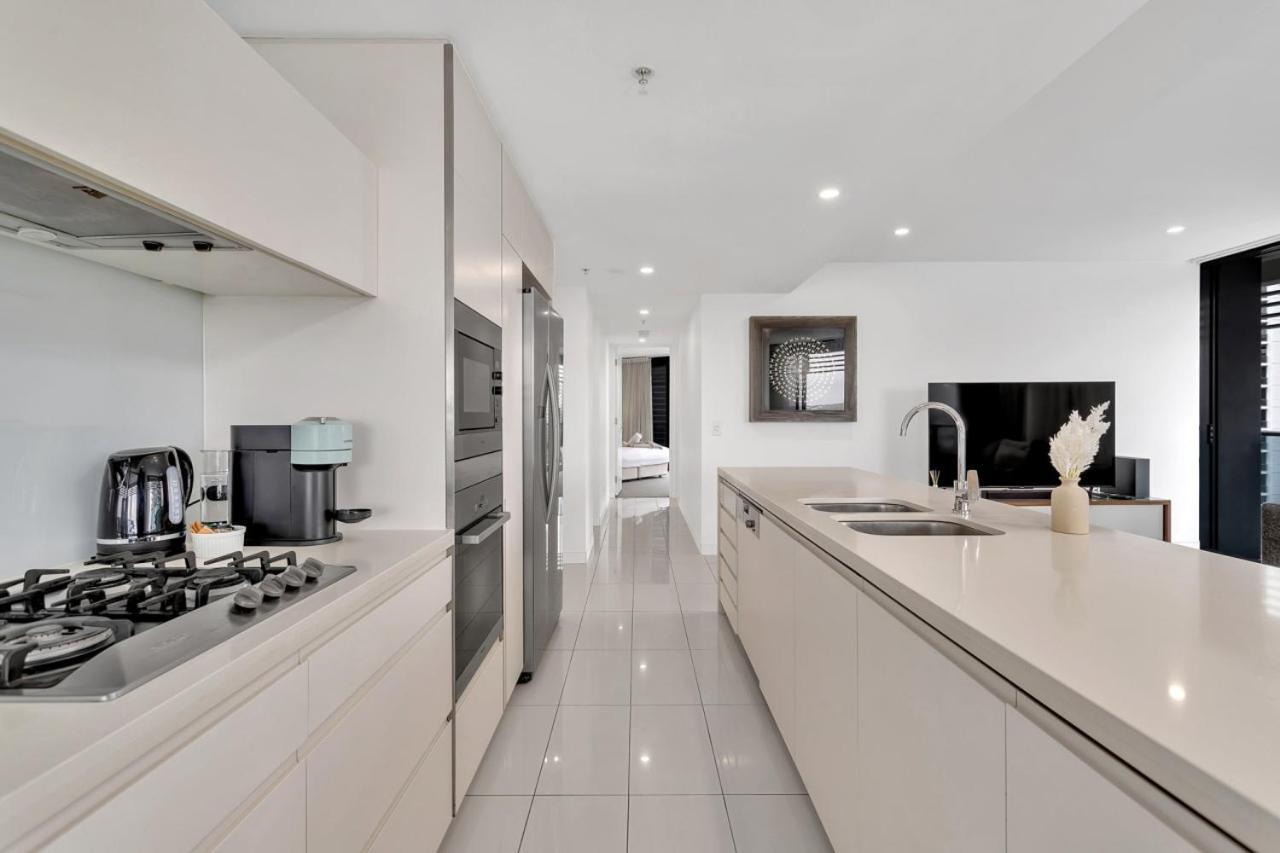 Luxury Living At The Oracle Apartment *