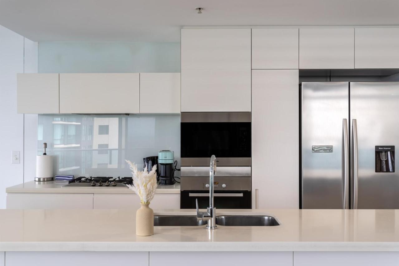 Apartment Luxury Living At The Oracle *