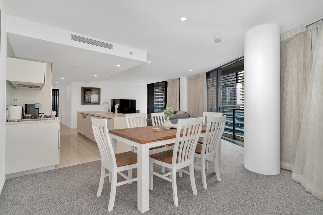 Luxury Living At The Oracle