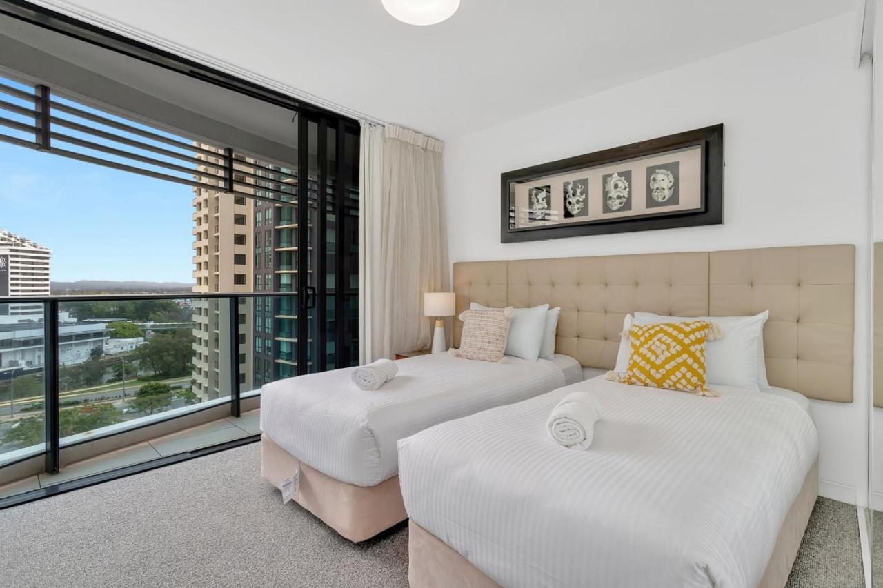 Luxury Living At The Oracle Apartment