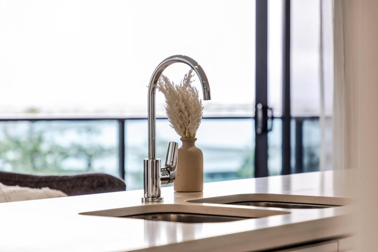 Luxury Living At The Oracle Apartment *