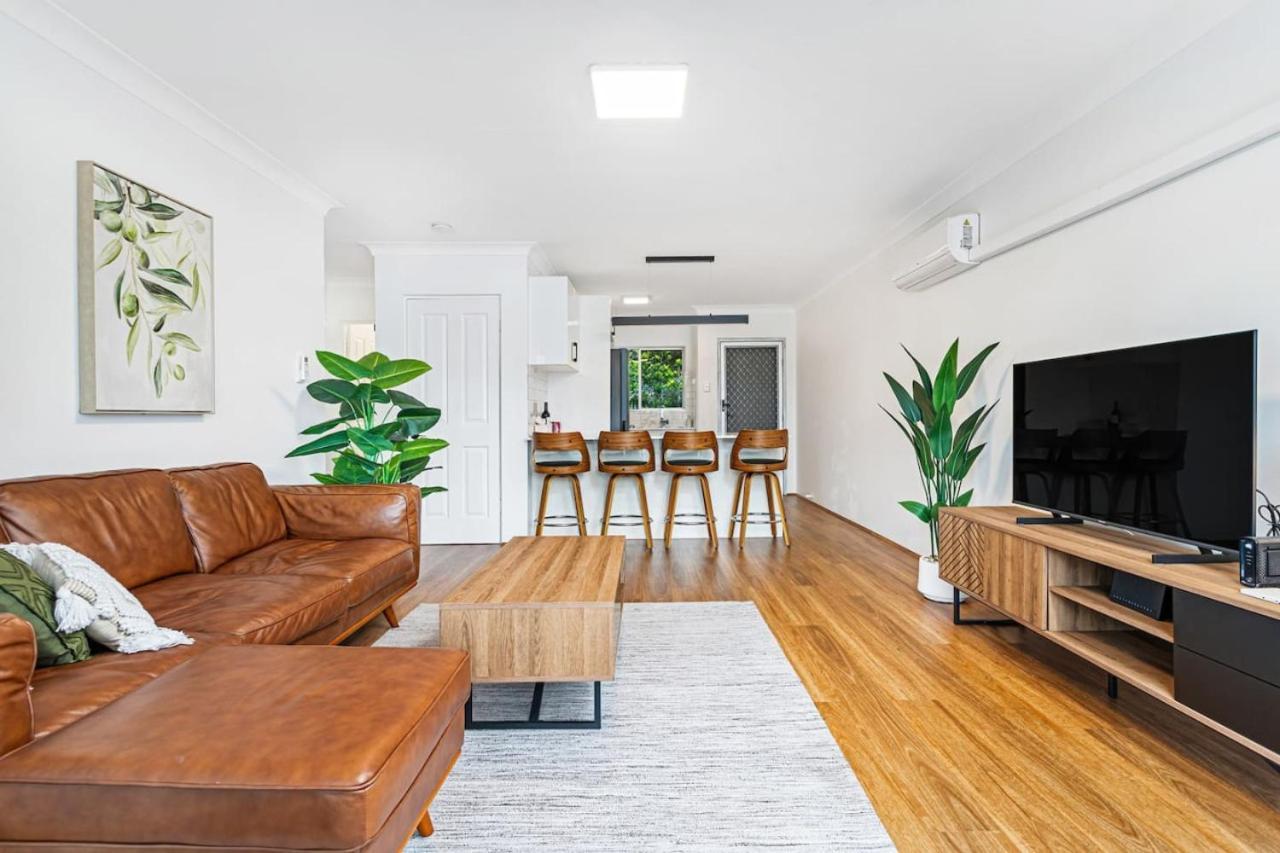 Coastal Comfort - Steps From The Gold Coast