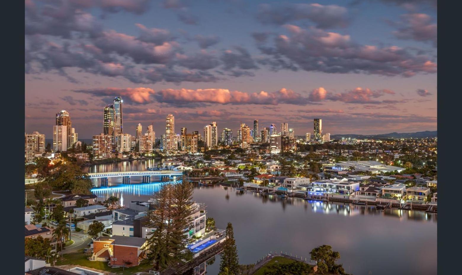 Superior Penthouse In Surfers Paradise On The * Gold Coast