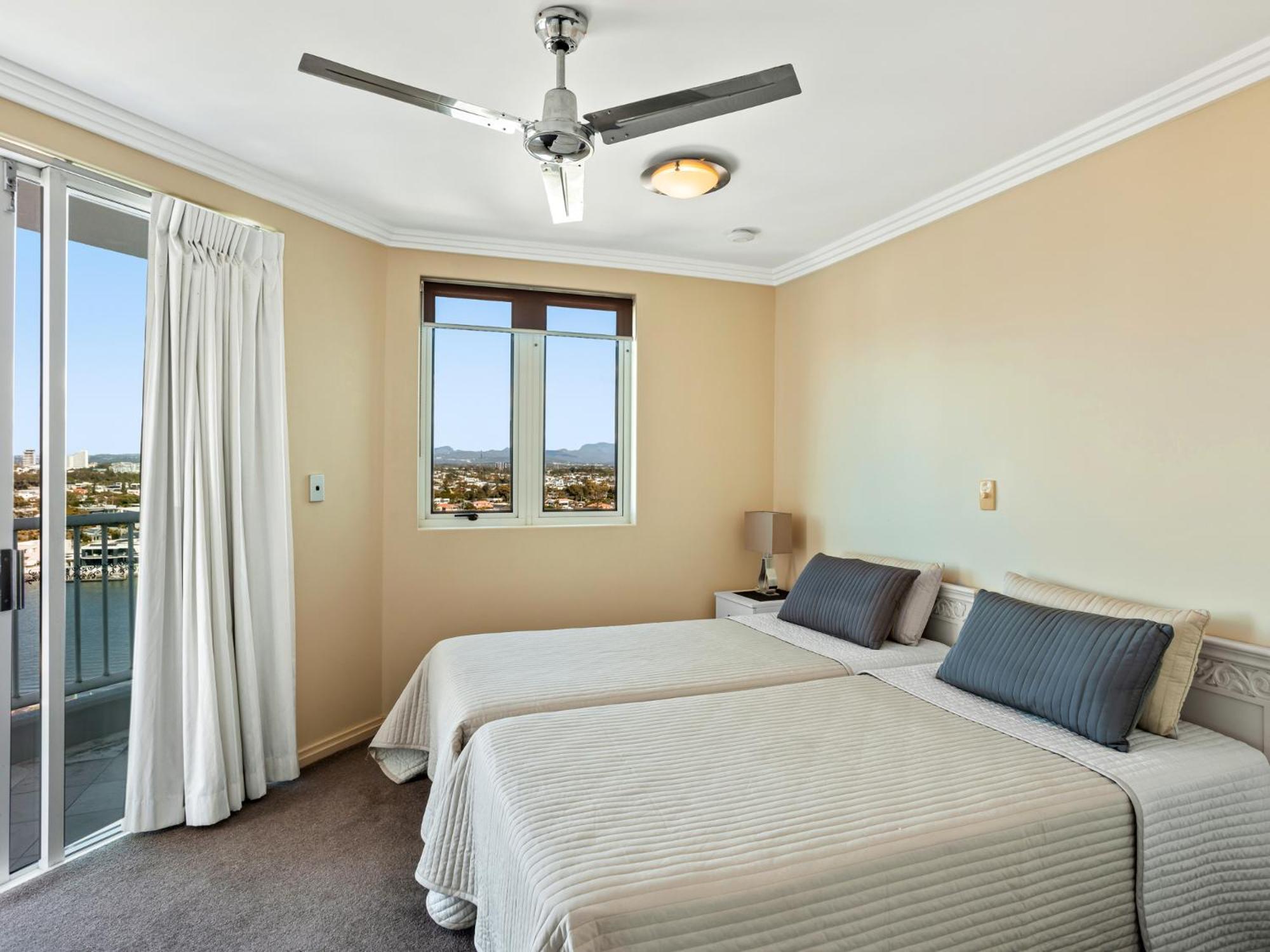 Apartment Superior Penthouse In Surfers Paradise On The *
