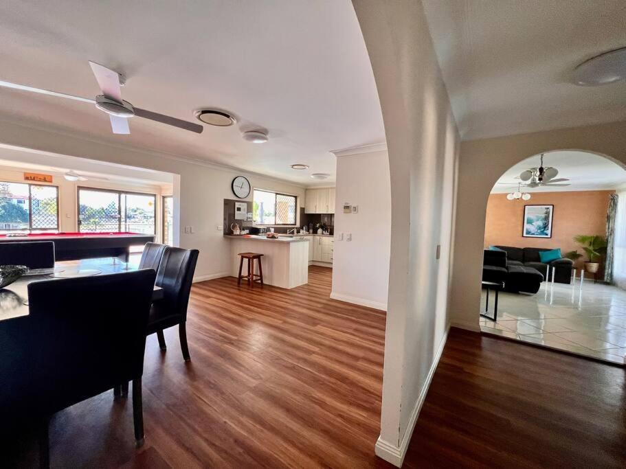 Waterfront Family House With Pool, Bbq