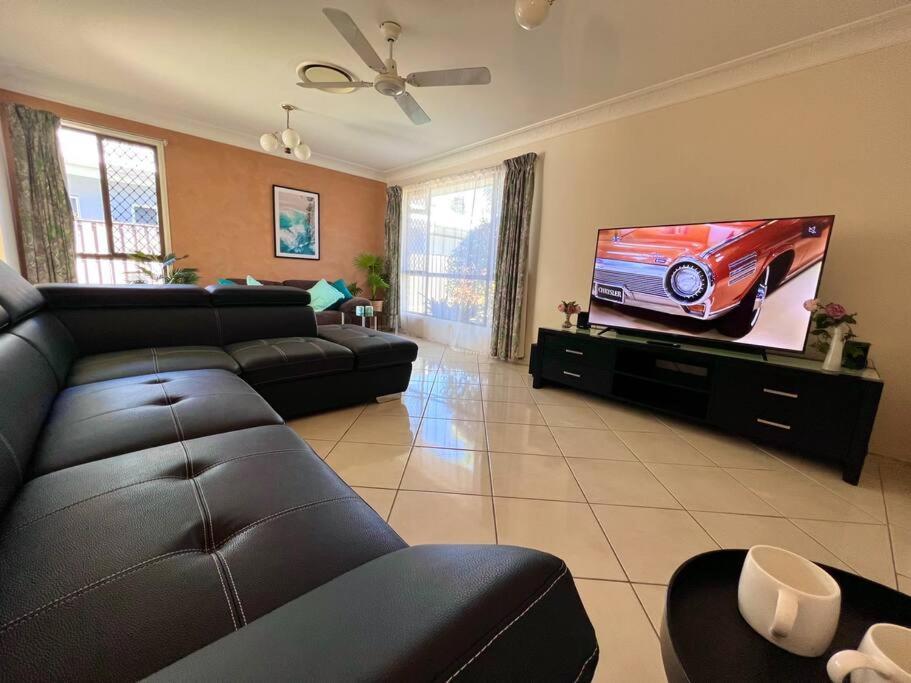 Waterfront Family House With Pool, Bbq * Gold Coast